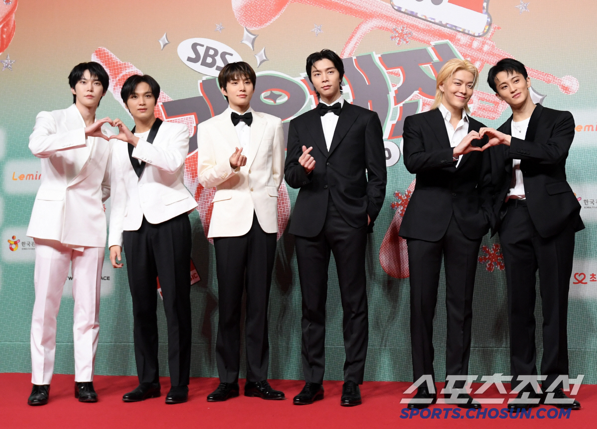 [포토] 엔시티 127 '여심 녹이는 비주얼'