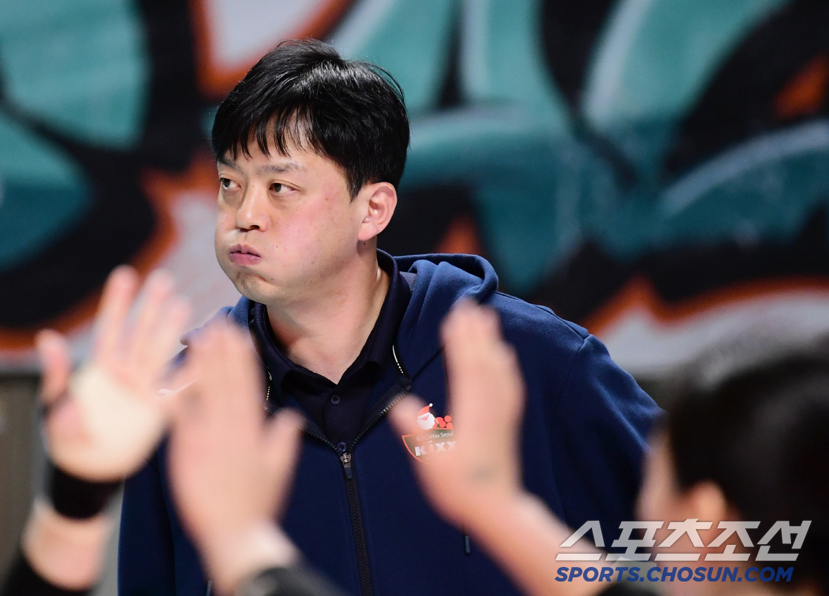 "부저를 들고 있어도 못눌러요!" 13연패보다 쓰리다, 감독은 왜 억울해…