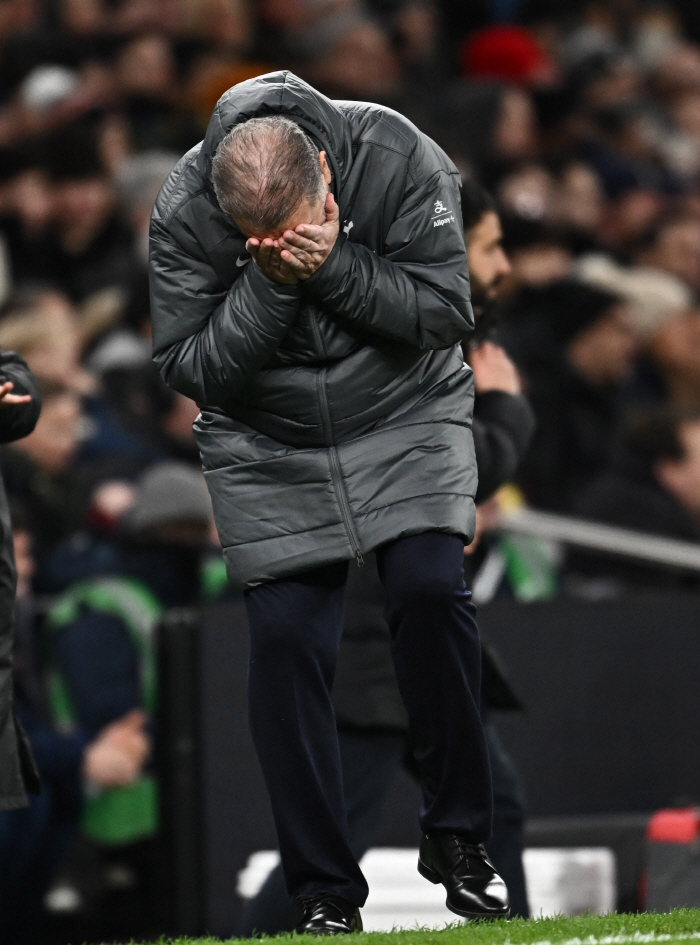"포스텍 감독 EPL 경질1순위" 카라바오컵 결승 못갈시 위험[英매체]