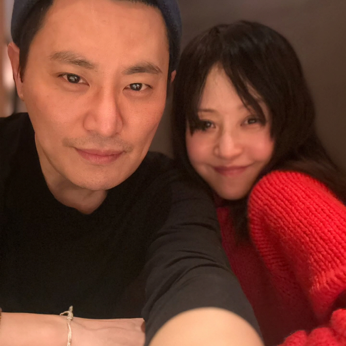 [SCin스타] '62세' 서정희, 6세 연하 연인과 '키스 포즈'…내년…