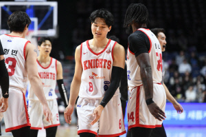 '최준용은 퇴장, 워니가 끝냈다' SK, 연장혈투 끝에 96대86 KCC 격파…현대모비스 추격 따돌리고 단독선두 수성
