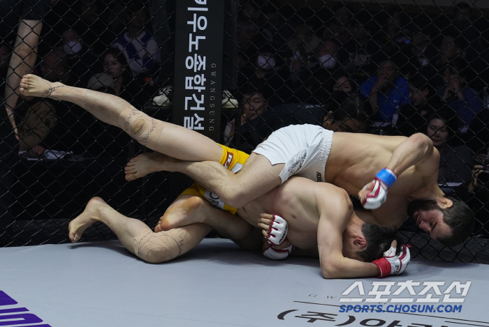 어이없는 파이트머니 7배 요구로 무산된 결승전. 그래도 최강자는 경기했고…