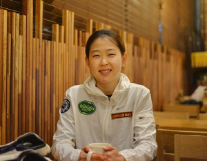 푸른 뱀처럼 변신하는 빙속 김민선 