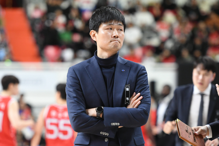 [현장인터뷰] 가스공사 강 혁 감독 "1쿼터 스타트 아쉬워. 올해 더 좋…