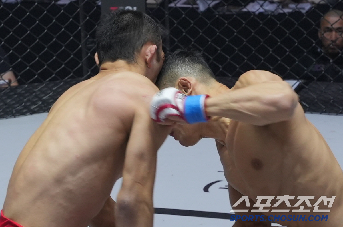 '펀치가 아니라 머리 부딪친 버팅이라니...' 김수철vs양지용 경기 무효…