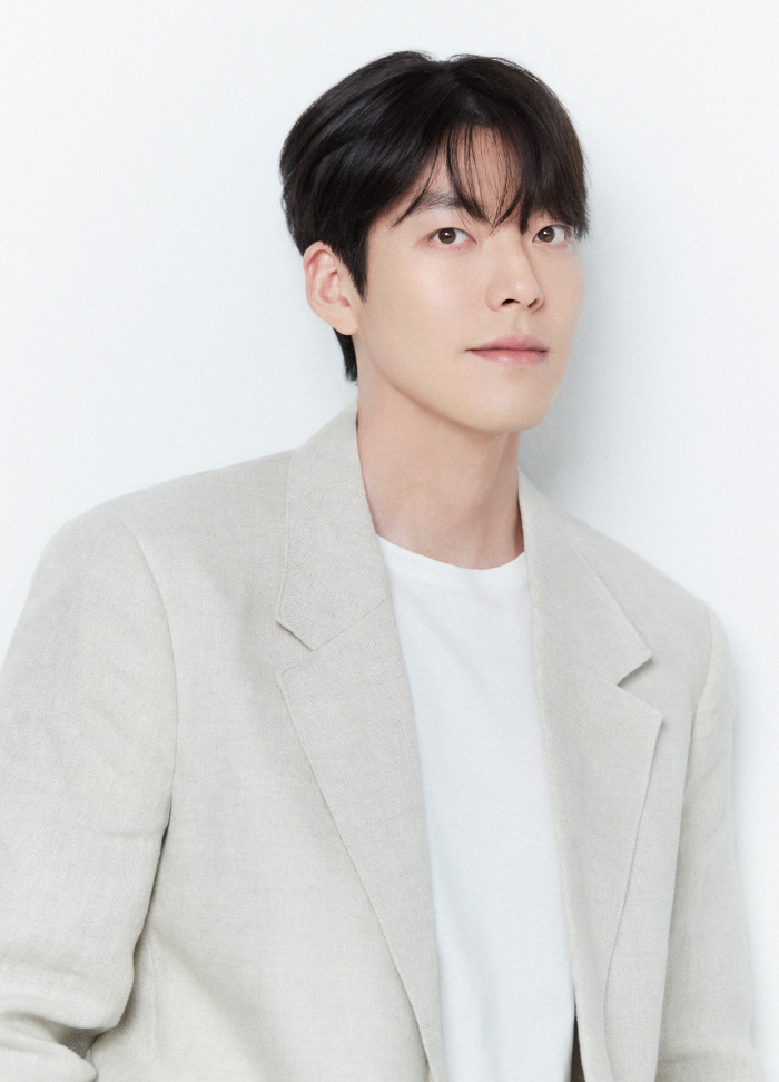 김우빈, 서울아산병원에 1억 기부..새해 첫날부터 선행 [공식]