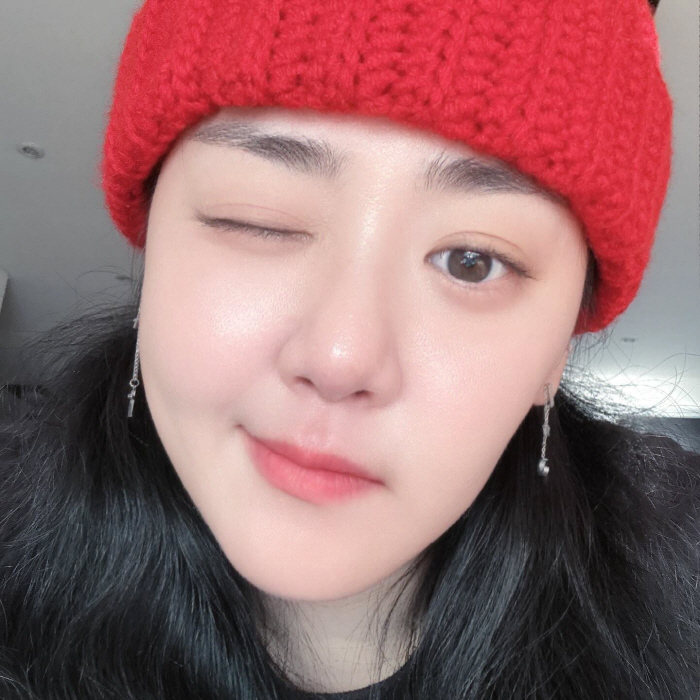 '희귀병 완치' 문근영 "격분·황망 연말, 새해는 모두 평안하길"