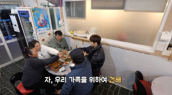 [SC이슈] '병역 면제 논란' 힘들었나…박서진, 기운 빠진 모습에 가족…