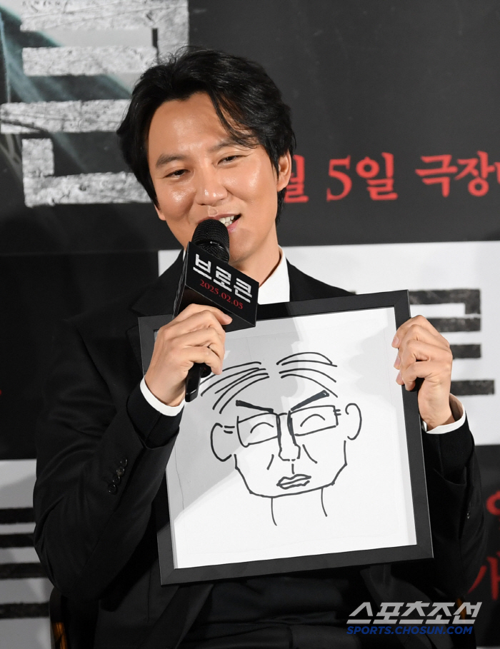 [포토] 김남길 '정우 형이 그려준 몽타주'
