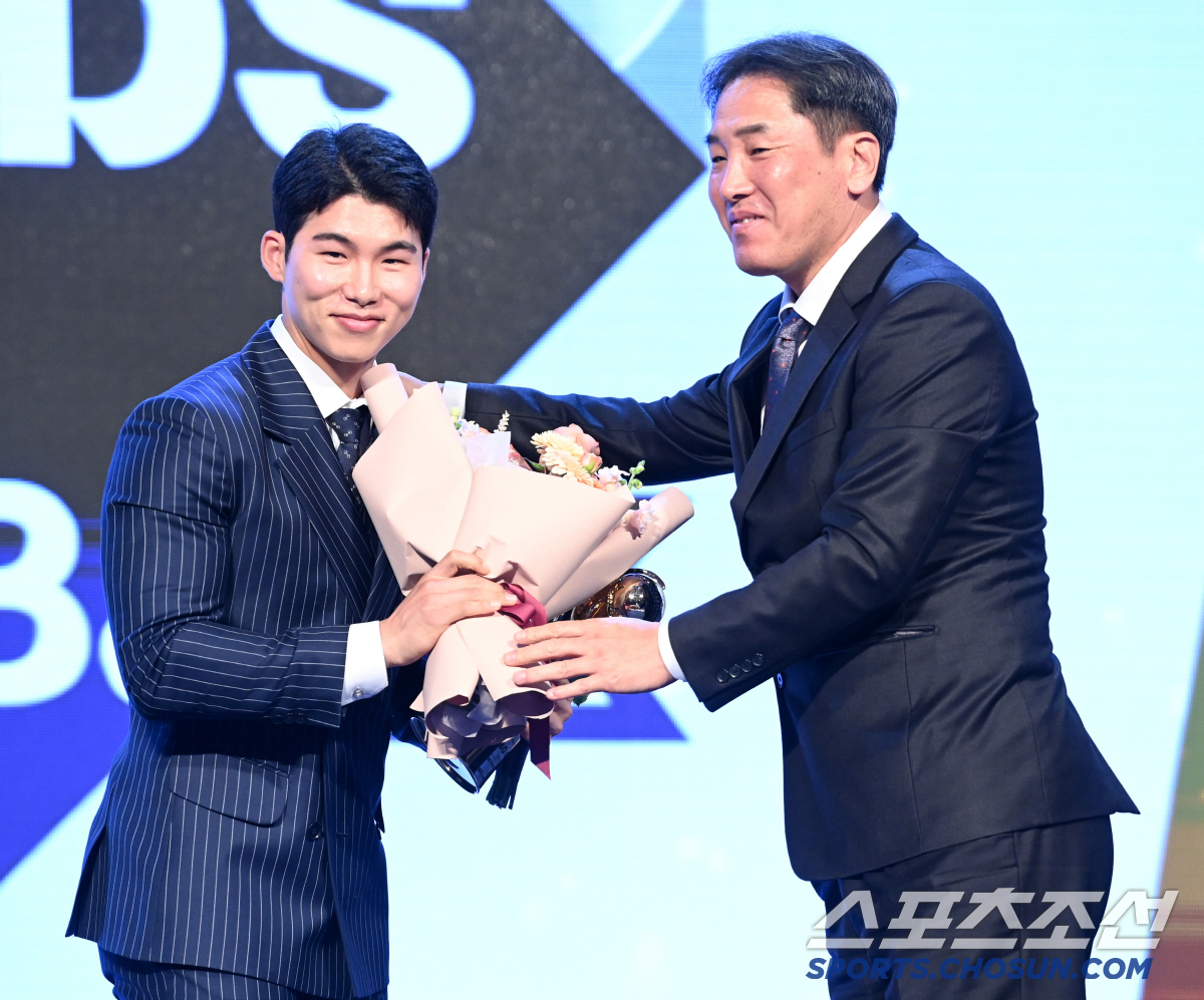 '우주의 기운'이 김혜성에게 모인다 → 다저스 '베츠X혜성' 키스톤콤비 …
