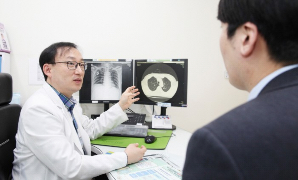 [헬스가이드-금연] 2주 동안 흡연 참으면 폐 기능 향상…물 자주 마시고…