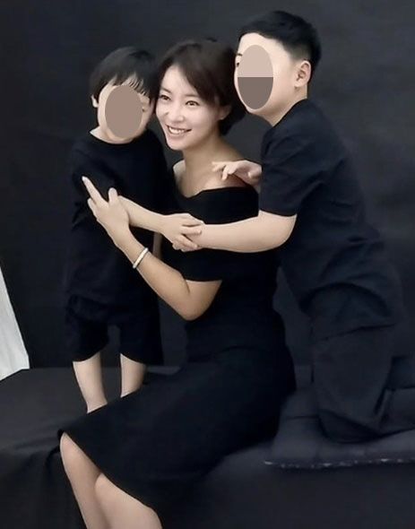 '이혼' 황정음, 전남편 완전히 지웠다..두 아들과 '가족사진'