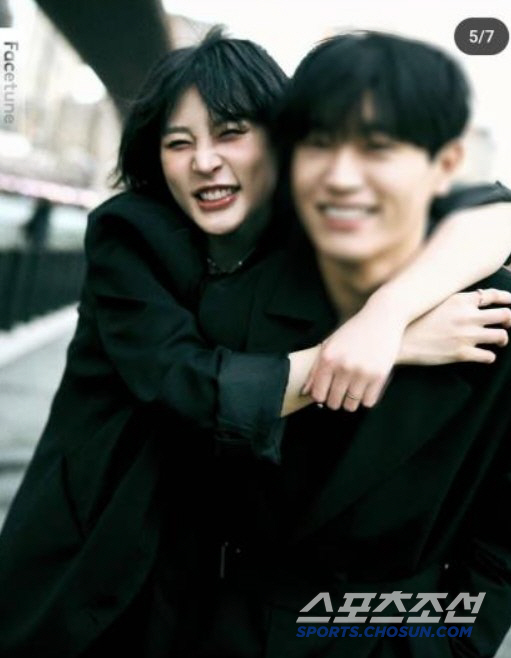 "Marry" 김새론, 진짜 결혼하나? 男과 백허그 밀착 스킨십…또 '빛…