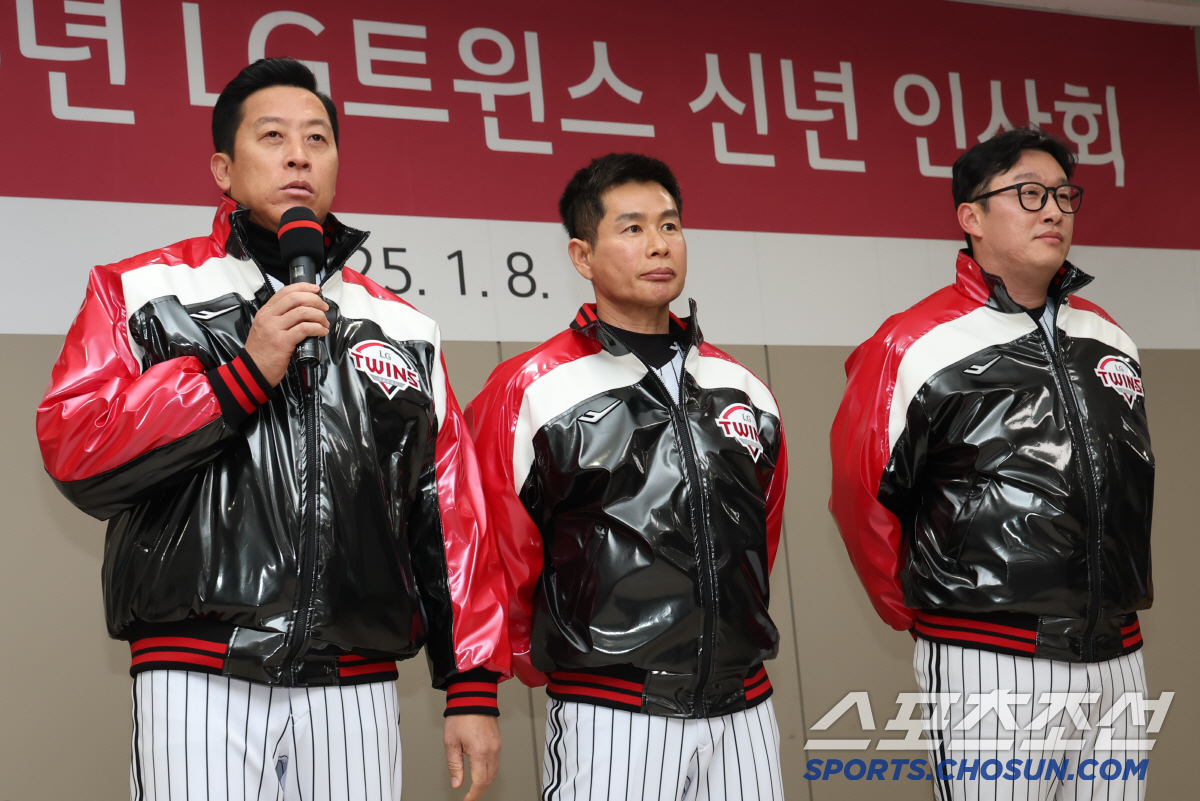 "우승하고 샴페인을 터뜨립시다." 코치도, 이적생도, 신인도... 모두의…