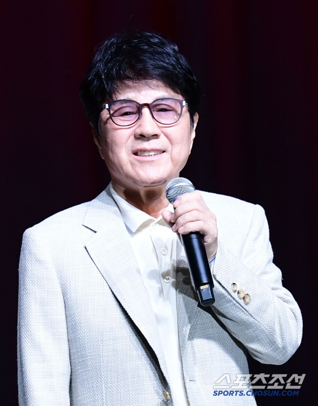 [공식] 조용필, 제주항공 참사로 연기했던 대전공연 재개 "깊은 애도"(…