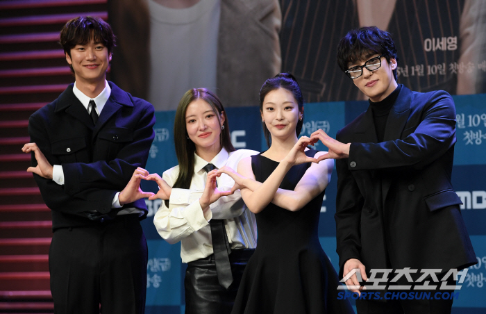[포토] 나인우-이세영-최희진-김태형 '모텔캘리포니아'