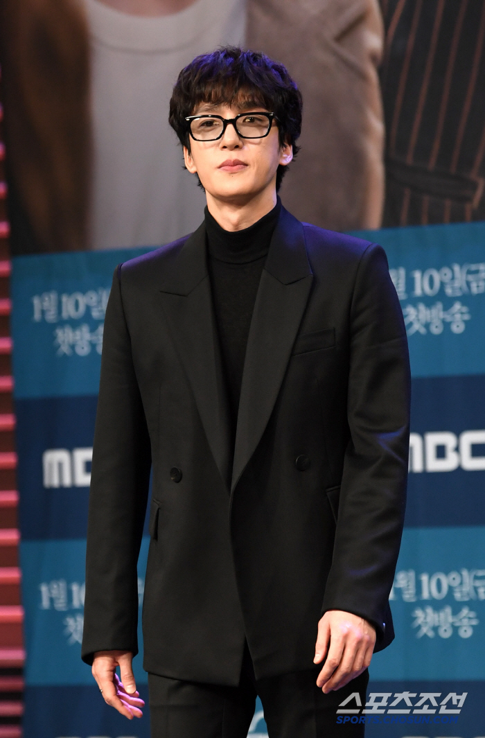 [포토] 김태형 '시크한 눈빛'
