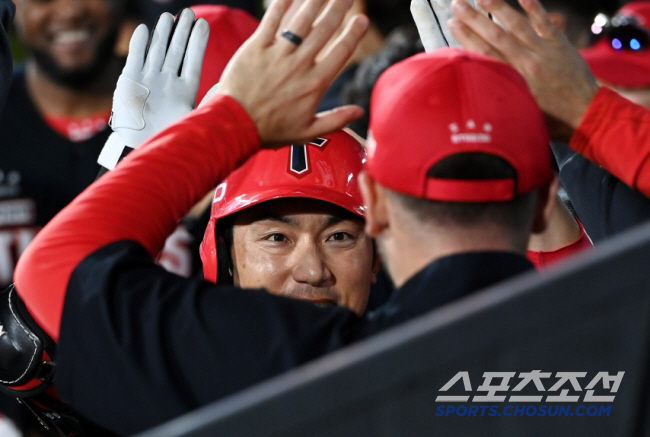 "작년 한 해 지켜봤어도" KIA, 왜 서건창 꼭 잡아야 했을까…5억에 …