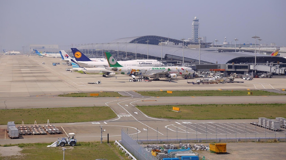 공항 활주로에 20대 남성 침입…항공편 연쇄 지연