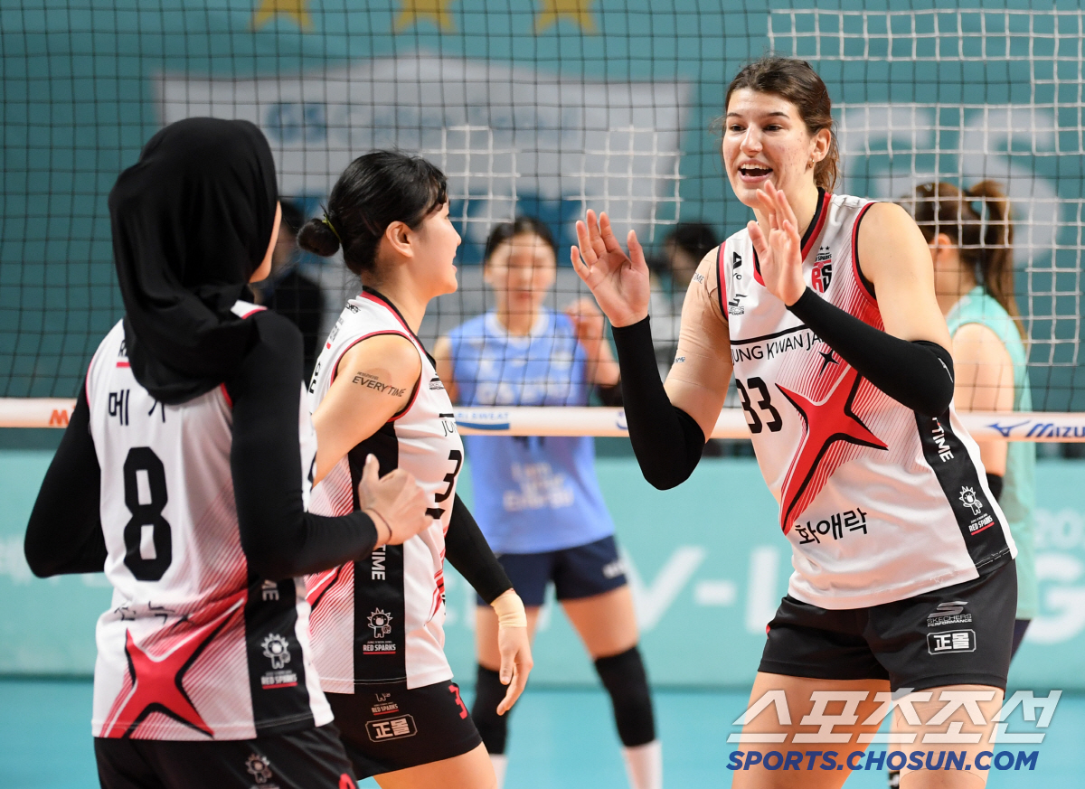 정관장 새역사 썼다! '실바 49득점 폭격' GS칼텍스 풀세트 진땀승 '…