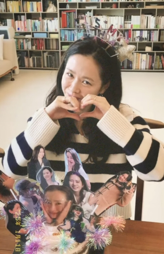'현빈♥' 손예진, ♥넘치는 43세 생일 파티..."고마워 사랑한다"