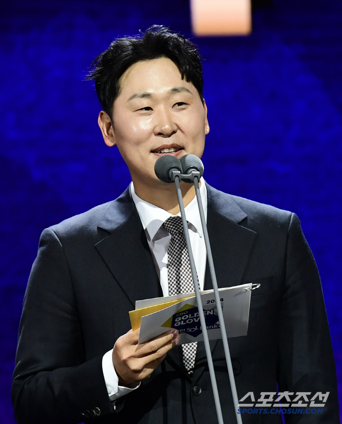 "중학생도 홈런 친다" 삼성 팬심 뒤흔든 '라팍' 논란...윤석민은 뭘 …