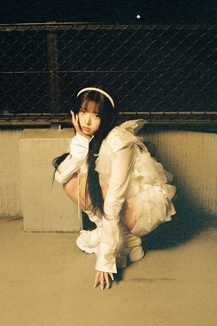 안유진·이서·레이, 아이브 신보 콘셉트 포토 공개…이서 보라빛 헤어스타일…