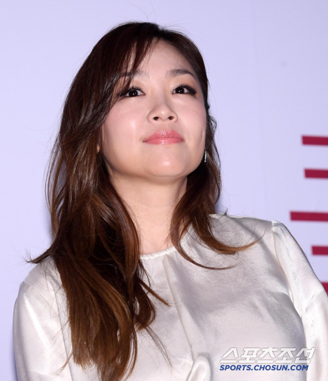 [종합] 박정현, 커버 가수 무대中 "그만!" 중단시켰다…"가사 전달 안…