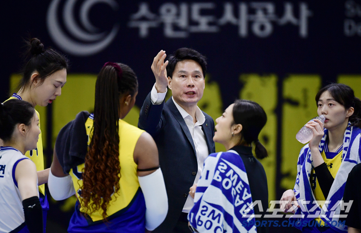 '진짜 이기는 맛 알아버린거야?' 꼴찌의 반란...페퍼, 현대건설 또 잡…