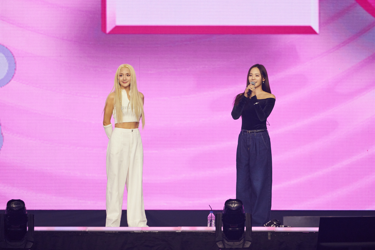 바다, 손편지 읽다 울컥…"S.E.S 음악은 지나가는 유행가 아니다"('…