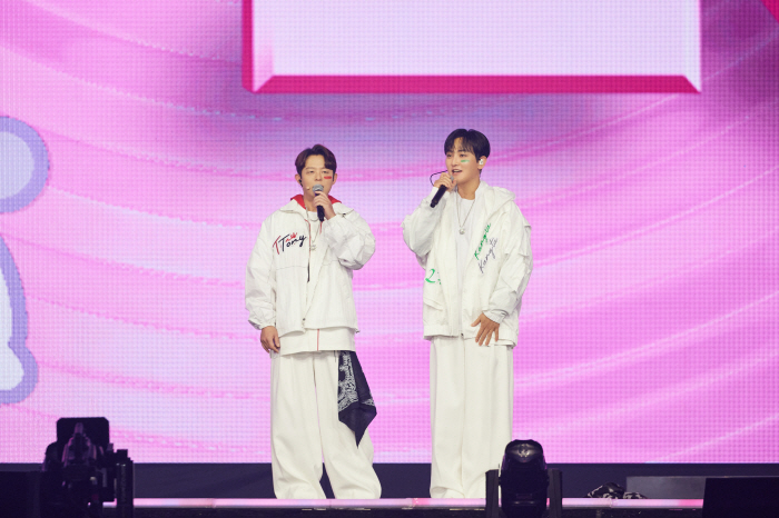 [SC현장] H.O.T.→에스파, SM 30년 역사는 K팝 역사…엄마도 …