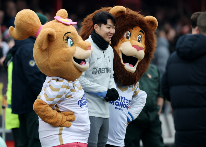 "답답해서 내가 한다!" 캡틴 SON이 대참사 막았다, 폭풍질주 결승골 …