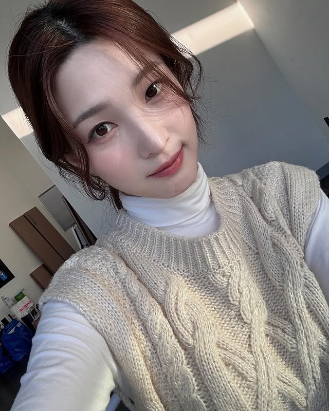 '최민환 이혼' 율희, 공구 대박 터졌네..구매인증 릴레이에 '눈물'