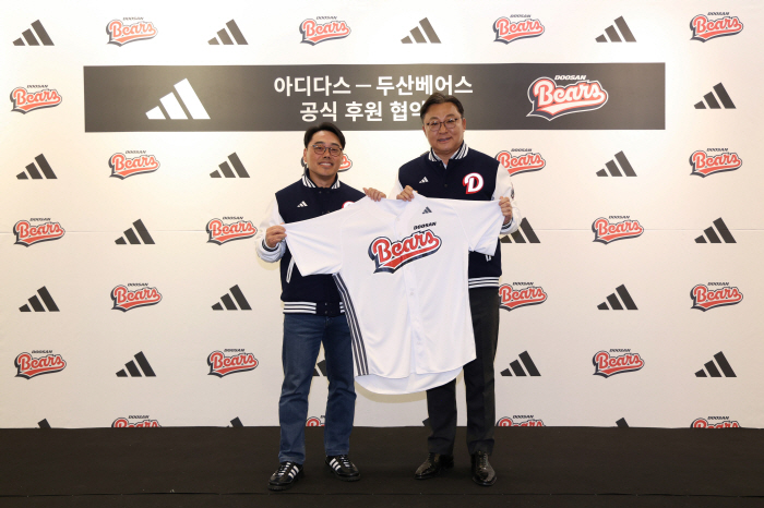 두산, 15년 만에 유니폼·BI 전면 교체! 아디다스와 공식 후원 계약
