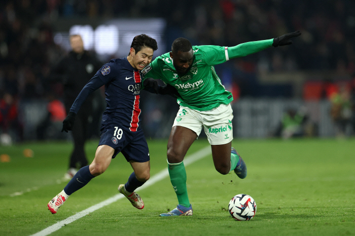 "LEE, PSG 2연속 두 자릿수 공격 포인트 -1"→'커리어 하이' …