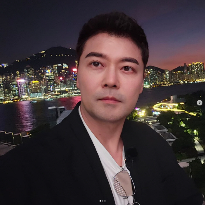 '시술' 받은 전현무, 판빙빙 옆 외모 자신감 폭발 "외모 리즈 경신 가즈아~"