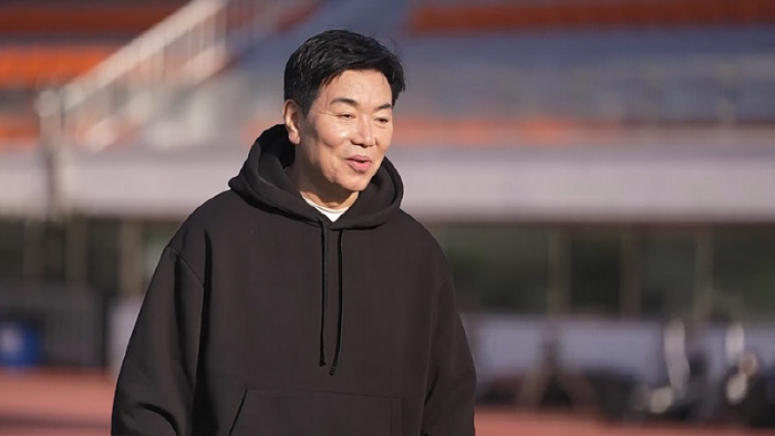 김일우, 박선영 축구외조 스타트?…동료들 질문세례에 "남친 맞아" 직진 …