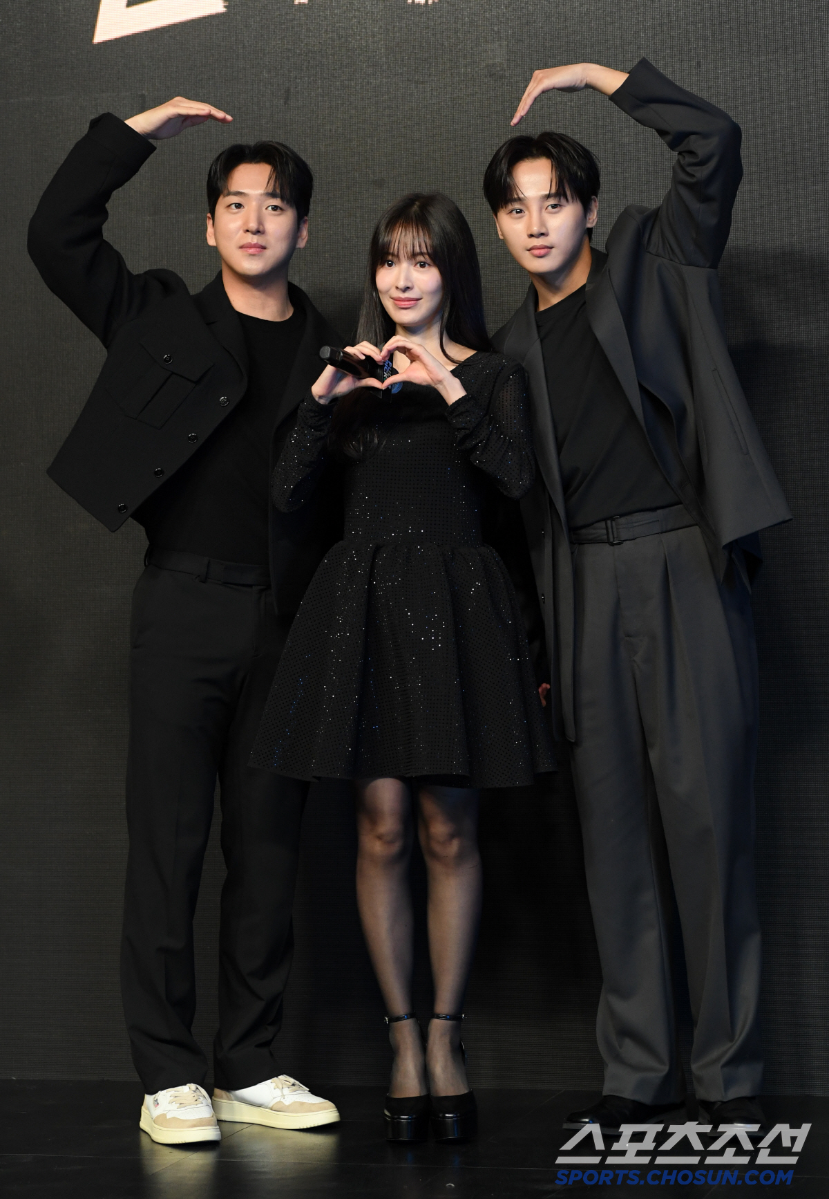 [포토] 차선우-지우-송병근 '하트'