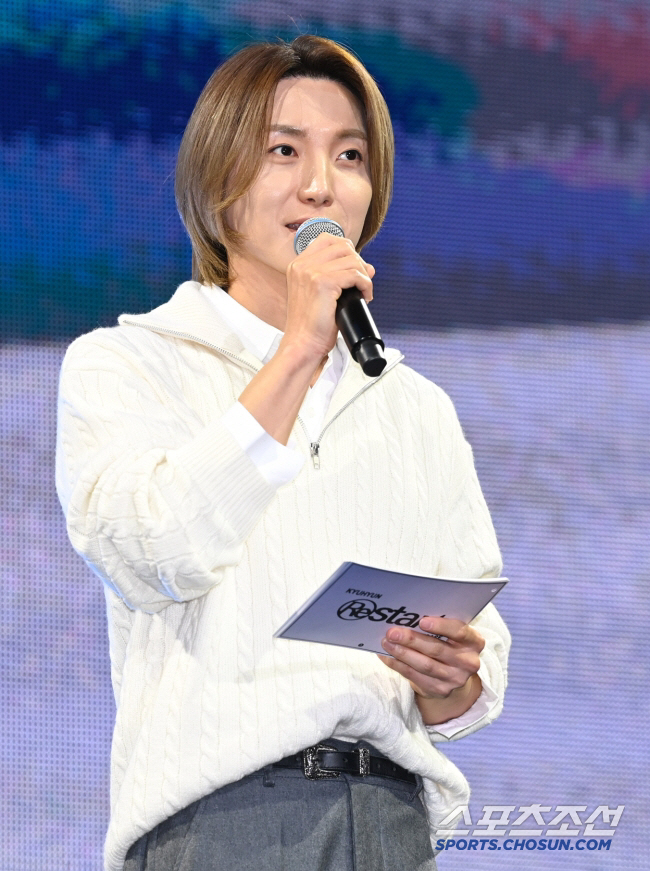 이특, SM콘 의상 재탕 논란 해명한 슈퍼주니어 리더의 인성 "제작비 몇…