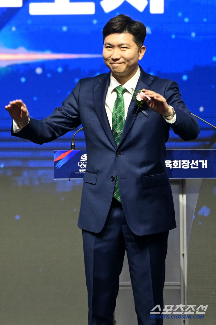"38표차 기적! 이기흥 눌렀다" 유승민 대한체육회장 당선[속보]