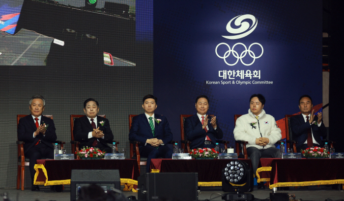 "38표차 기적! 이기흥 눌렀다" 유승민 대한체육회장 당선[속보]