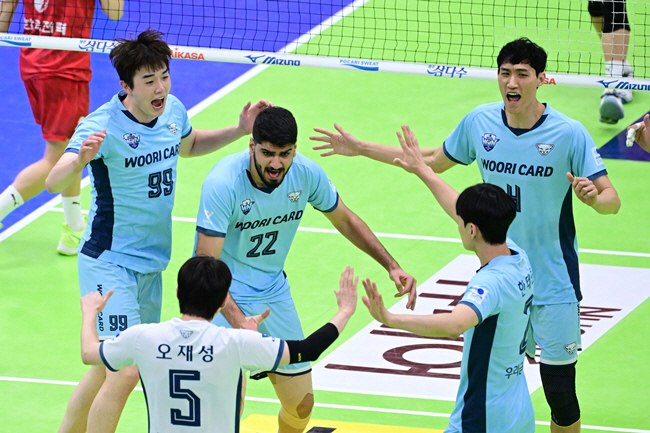 '알리 28점 맹폭' 우리카드 간절함에서 이겼다! 한전과 풀세트 끝에 승…
