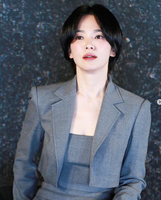 "미모가 감사 그 잡채"…송혜교 '숏컷' 변신, 찐친들도 감탄한 美친 미모