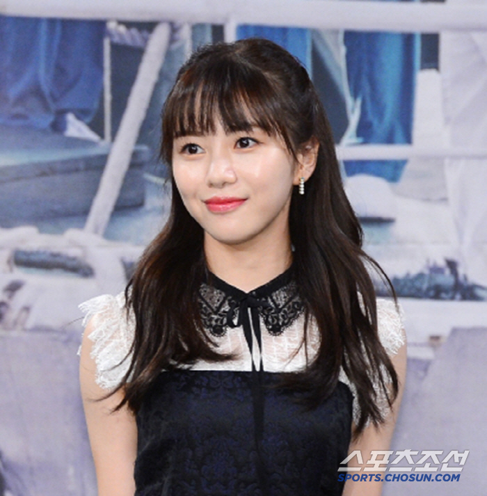 'AOA 괴롭힘 주장' 권민아, 결국 연예계 떠났다.."피부과 상담실장으…