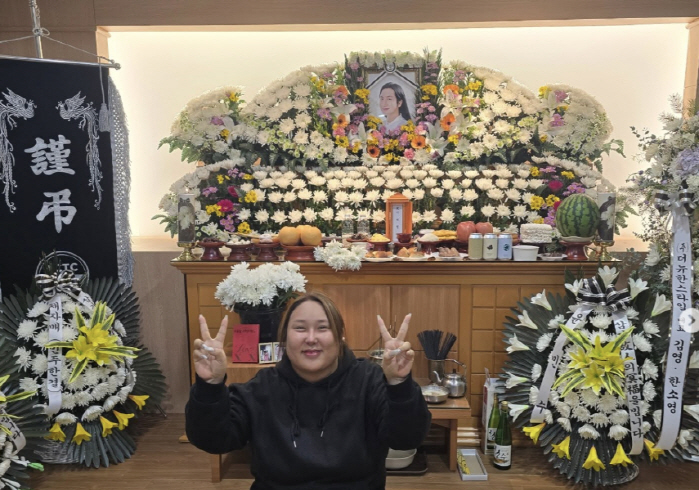 [SCin스타] "역시 의리파"…풍자, 故이희철 반려견 입양했다