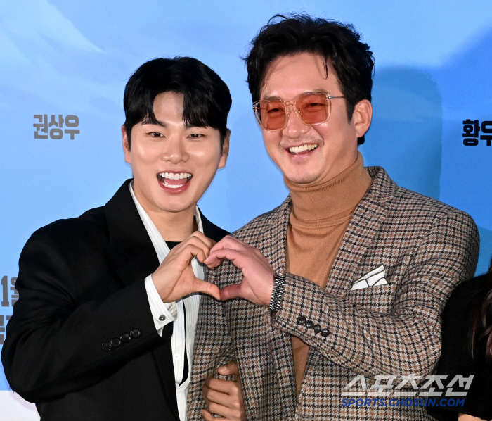 '히트맨2' 이이경 "1편 이어 정준호 무릎에 또 앉을 생각, 기대되고 …