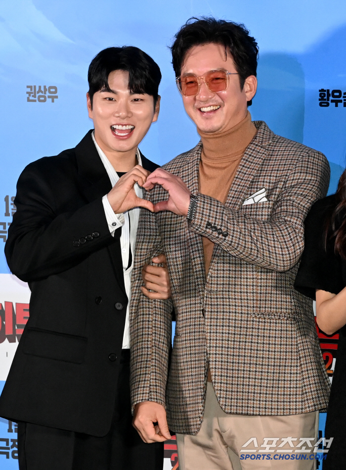 [포토] 이이경-정준호, 함께 만든 하트