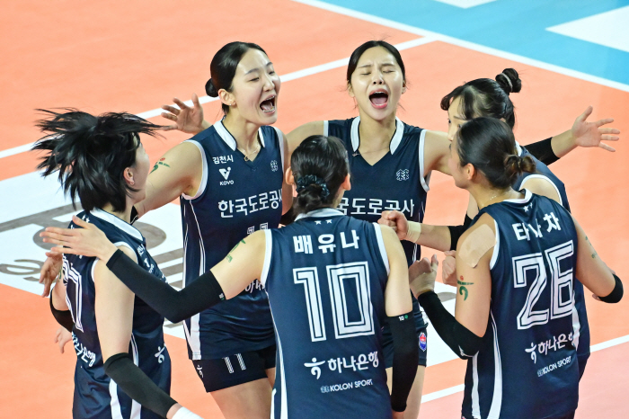 '3G 연속 풀세트, 10득점↑ 4명' 도로공사, '실바 51득점' GS…
