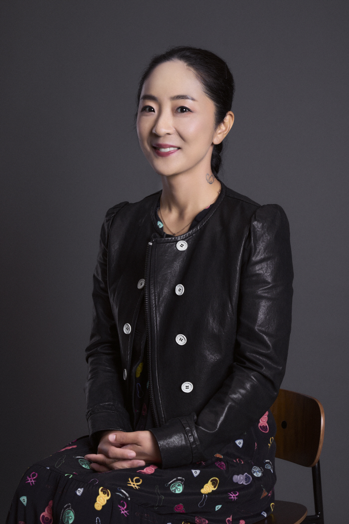 '오징어 게임2' 미술감독 "회전목마 세트 디자인, 주공아파트·지하철 아…