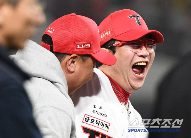 '110억' 역대 홈런 1위처럼…'현역 압도적 1위' C등급 받고 FA …